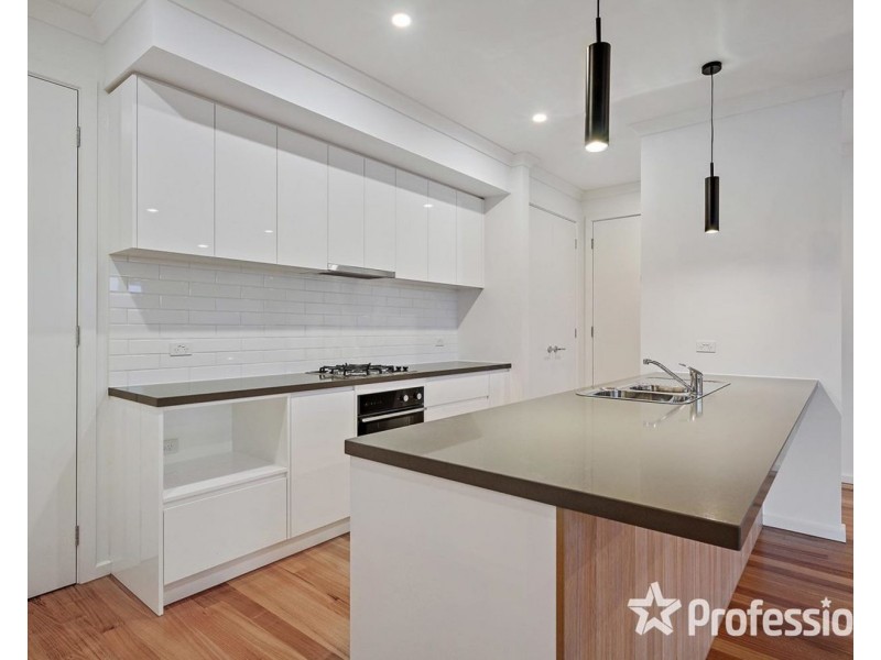 2/17 Erskine Ridge, Mooroolbark VIC 3138