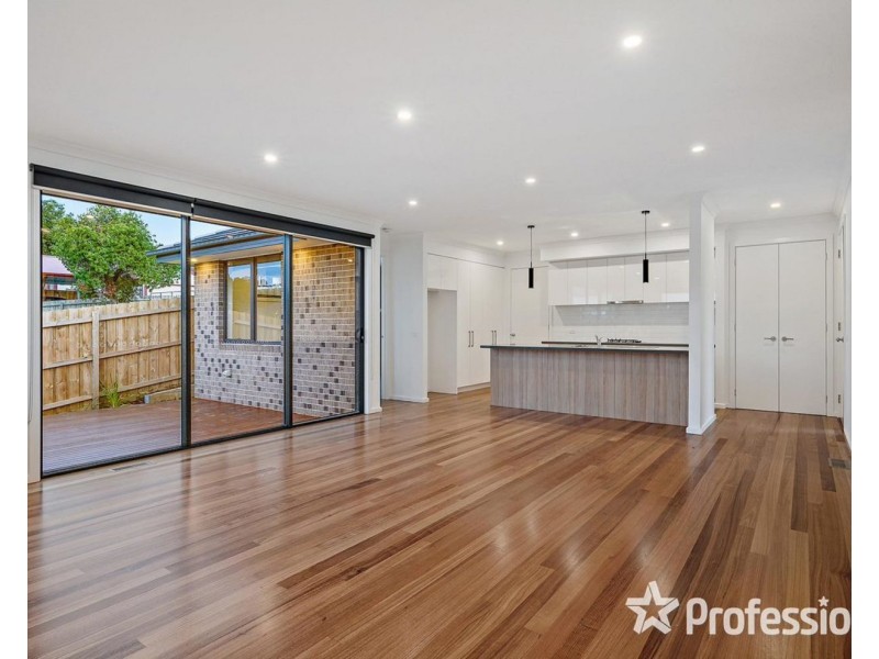 2/17 Erskine Ridge, Mooroolbark VIC 3138