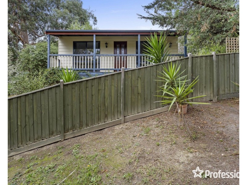 9A Edmond Crescent, Wandin North VIC 3139