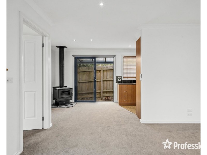 9A Edmond Crescent, Wandin North VIC 3139