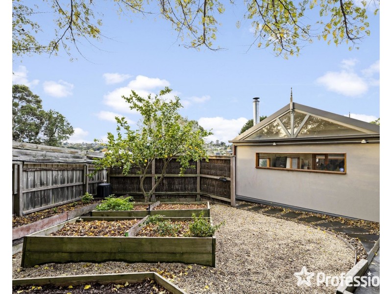 6 Donne Court, Mooroolbark VIC 3138