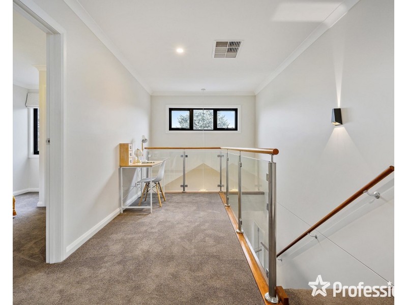 5 Plush Mews, Wandin North VIC 3139