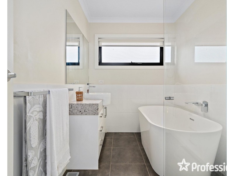 5 Plush Mews, Wandin North VIC 3139