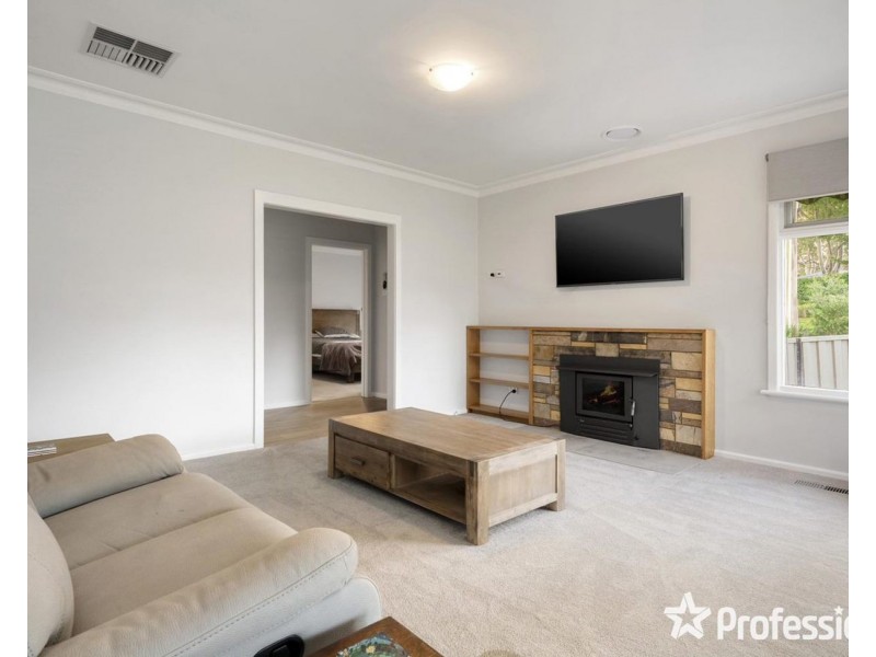 1/56 English Street, Seville VIC 3139