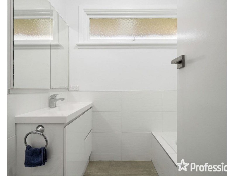 1/56 English Street, Seville VIC 3139