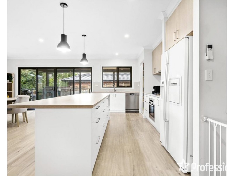 2/8 Bounty Court, Lilydale VIC 3140