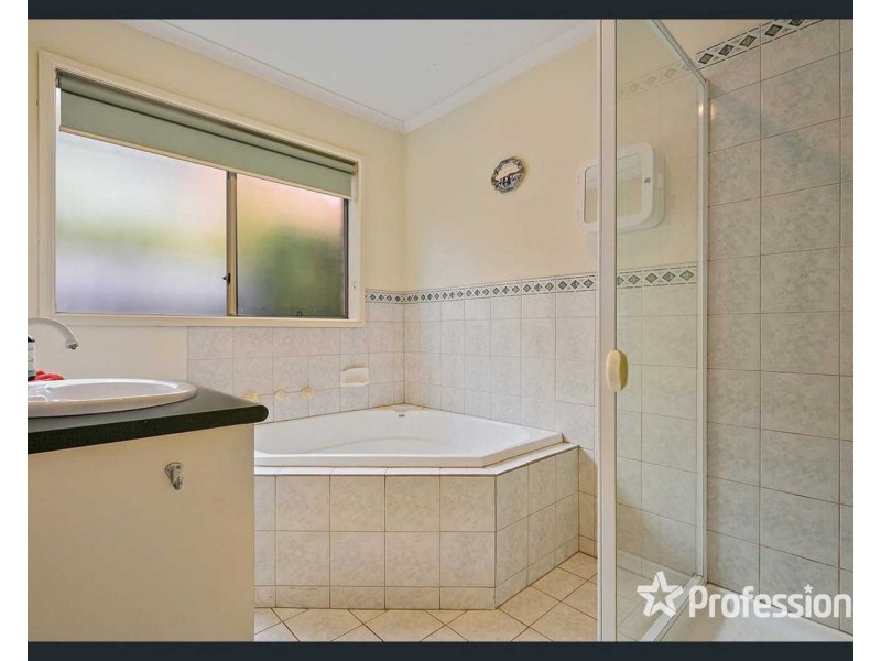 11 Kyra Close, Lilydale VIC 3140