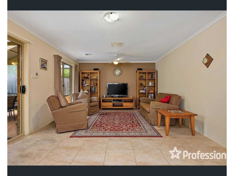 11 Kyra Close, Lilydale VIC 3140