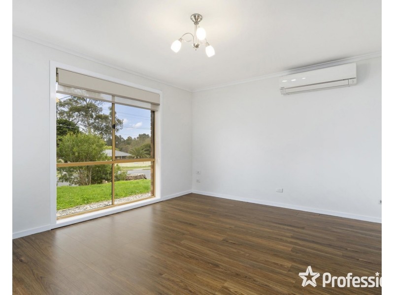 8 Trafalgar Crescent, Lilydale VIC 3140