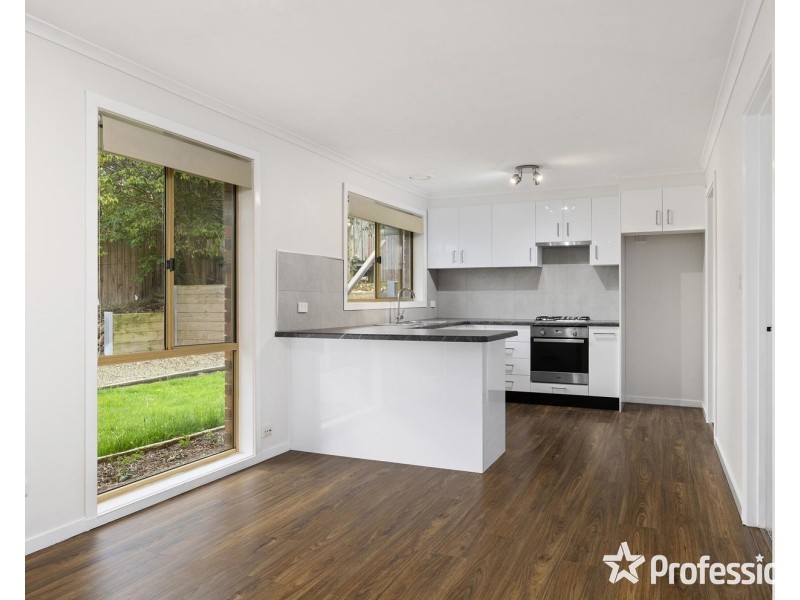 8 Trafalgar Crescent, Lilydale VIC 3140