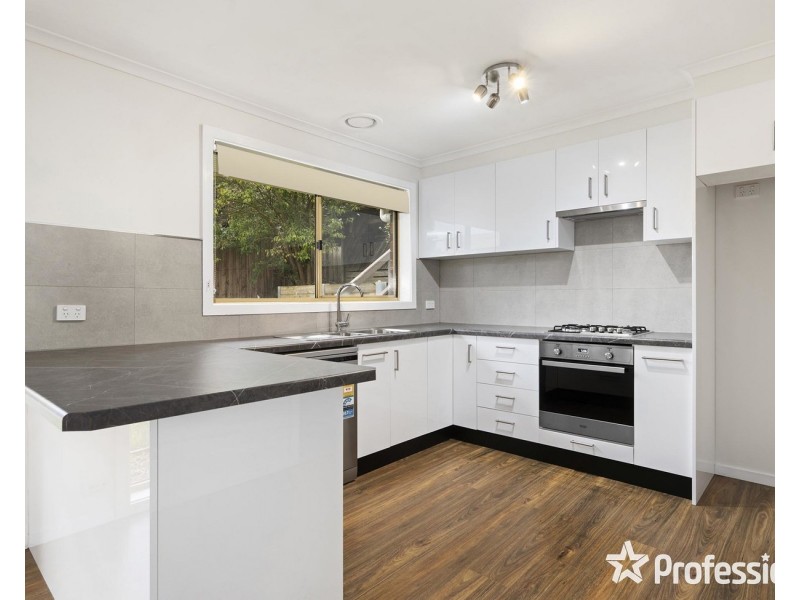 8 Trafalgar Crescent, Lilydale VIC 3140
