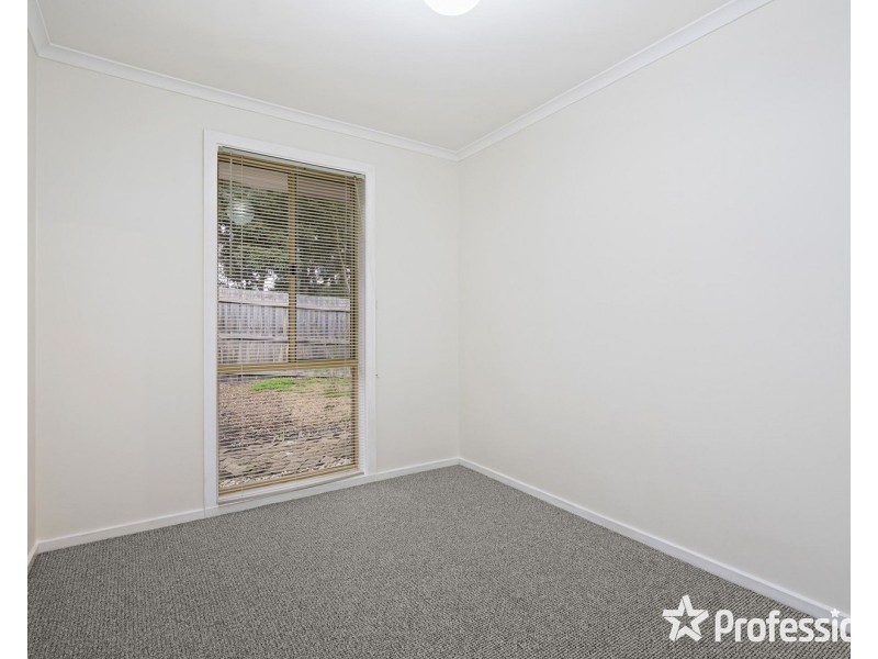 8 Trafalgar Crescent, Lilydale VIC 3140