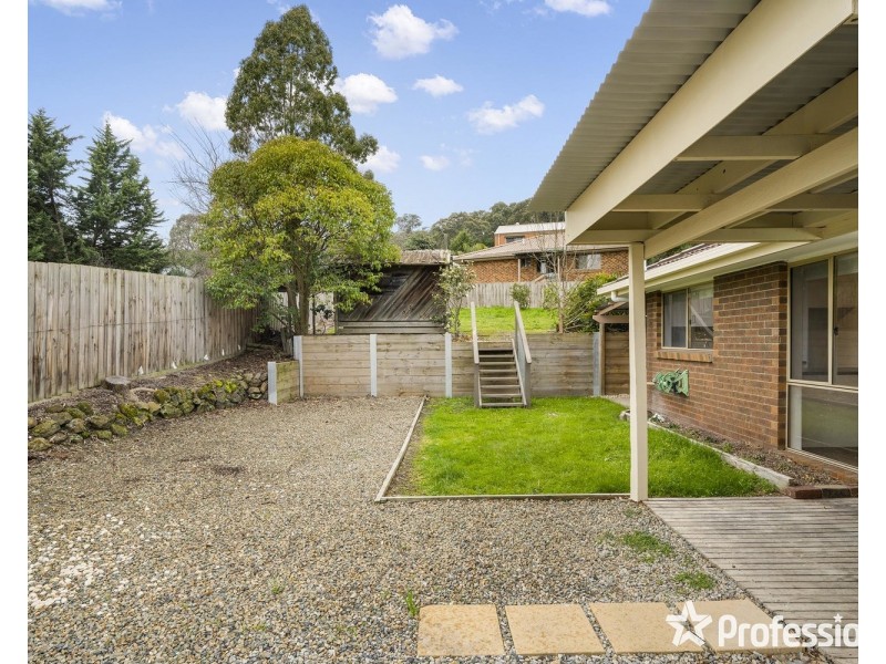 8 Trafalgar Crescent, Lilydale VIC 3140