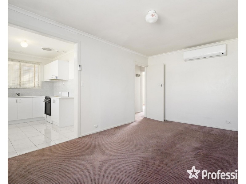 2/6 Central Avenue, Mooroolbark VIC 3138