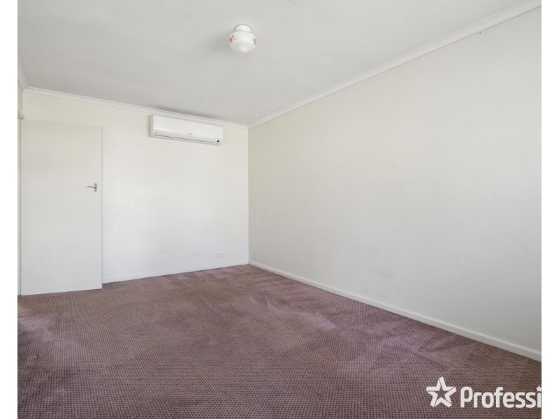 2/6 Central Avenue, Mooroolbark VIC 3138