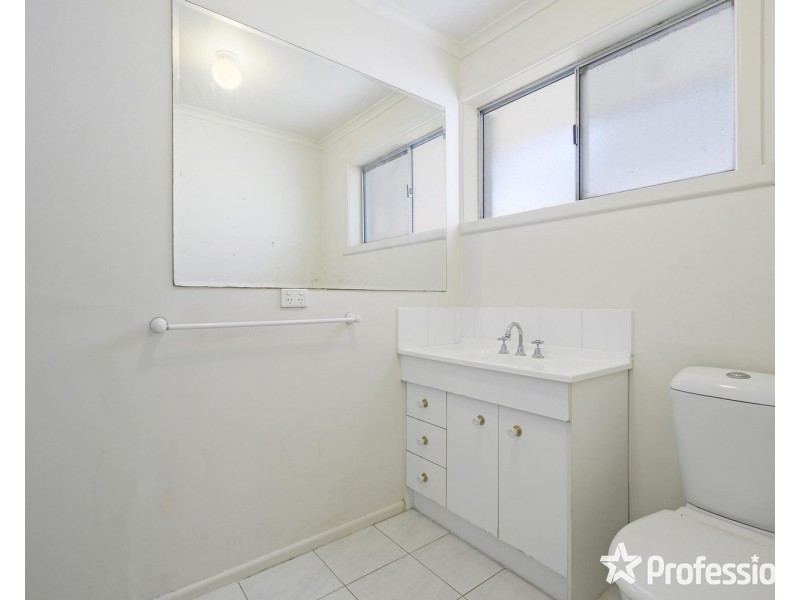 2/6 Central Avenue, Mooroolbark VIC 3138