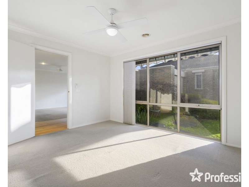 4/74-76 Victoria Road, Lilydale VIC 3140