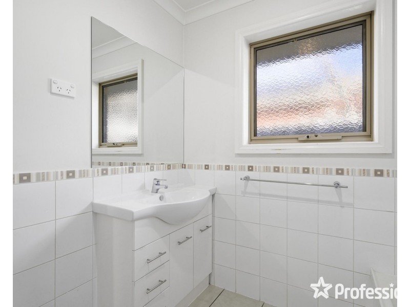 4/74-76 Victoria Road, Lilydale VIC 3140