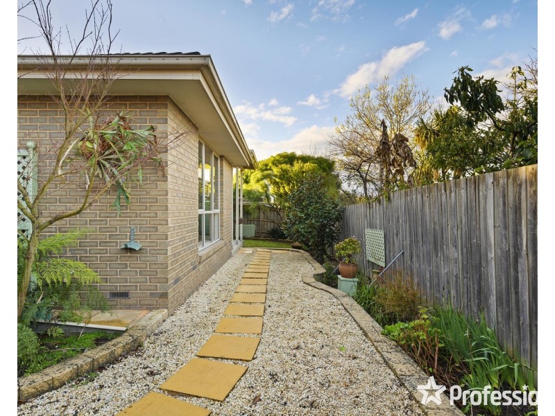 4/74-76 Victoria Road, Lilydale VIC 3140