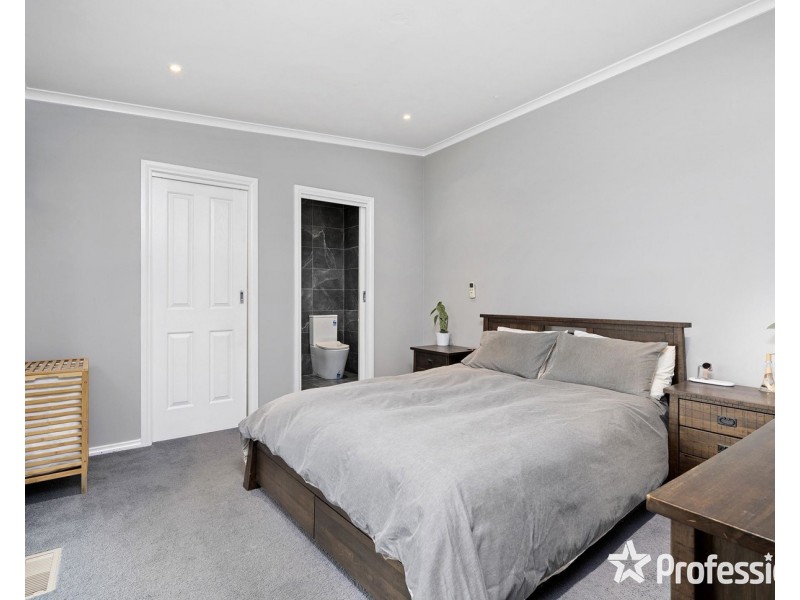 17 Old Hereford Road, Mount Evelyn VIC 3796