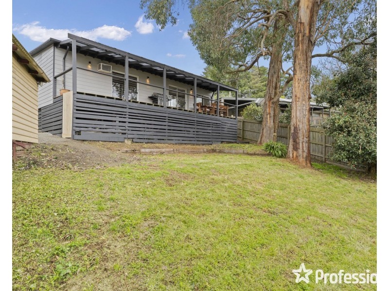 17 Old Hereford Road, Mount Evelyn VIC 3796