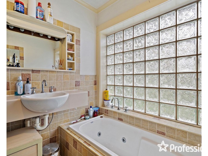 25 Frances Avenue, Yarra Glen VIC 3775