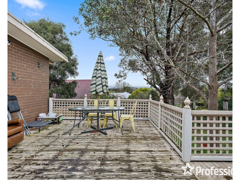 25 Frances Avenue, Yarra Glen VIC 3775