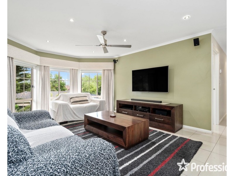 2 Rolaine Close, Lilydale VIC 3140