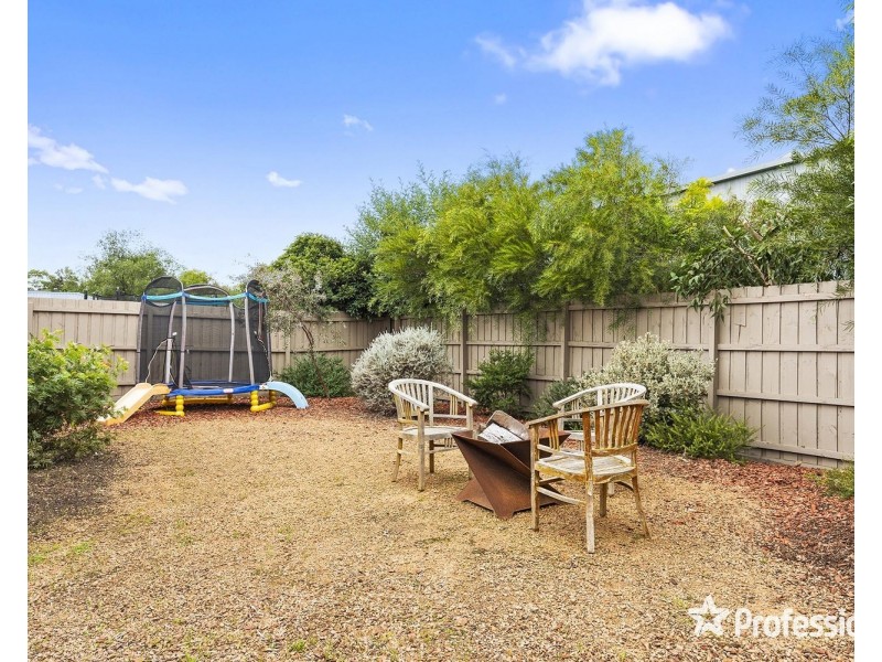 65 Pinoak Drive, Yarra Glen VIC 3775