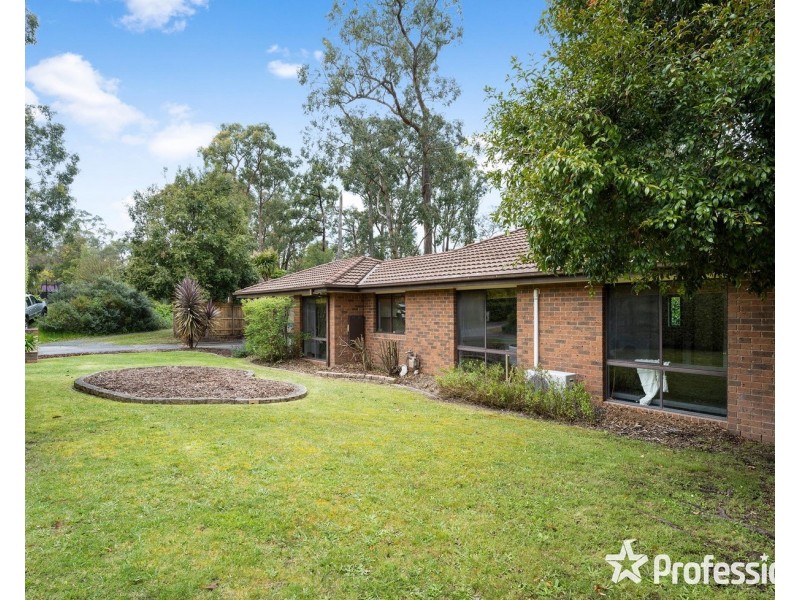 8 Muir Smyth Place, Mount Evelyn VIC 3796