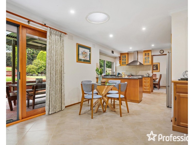 14 Rolling Hills Road, Chirnside Park VIC 3116