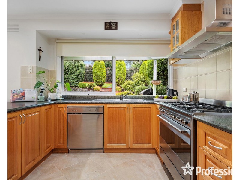 14 Rolling Hills Road, Chirnside Park VIC 3116