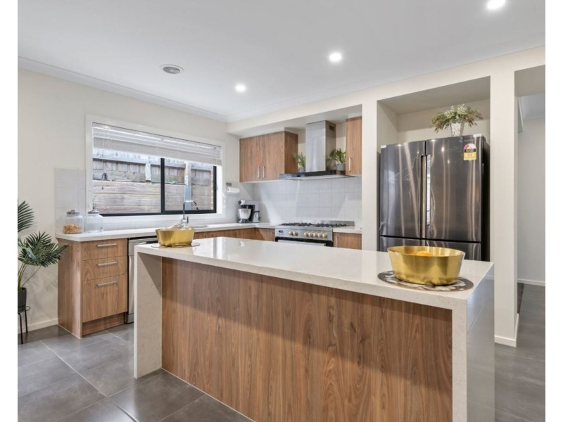 5 Lancer Way, Chirnside Park VIC 3116