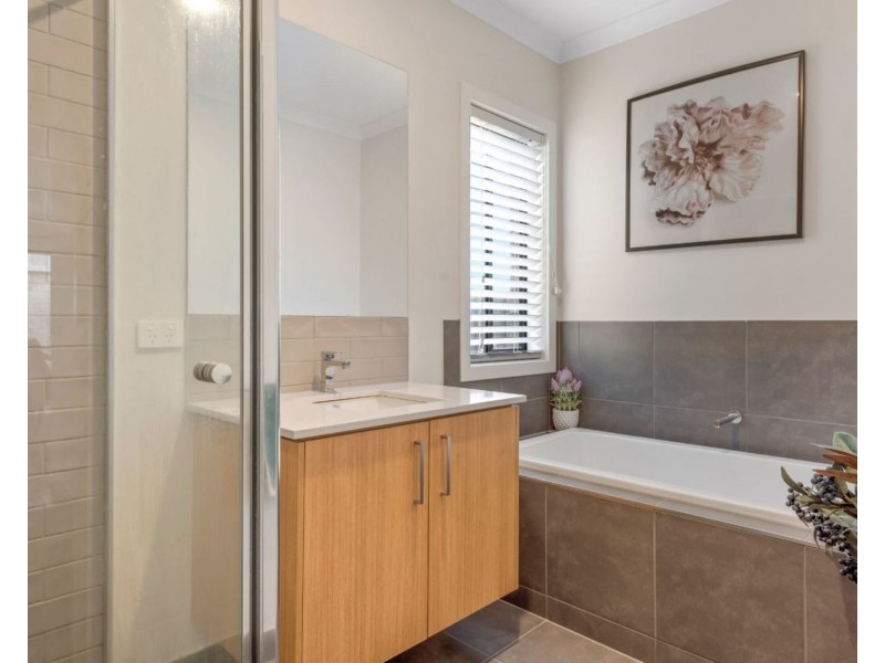 5 Lancer Way, Chirnside Park VIC 3116