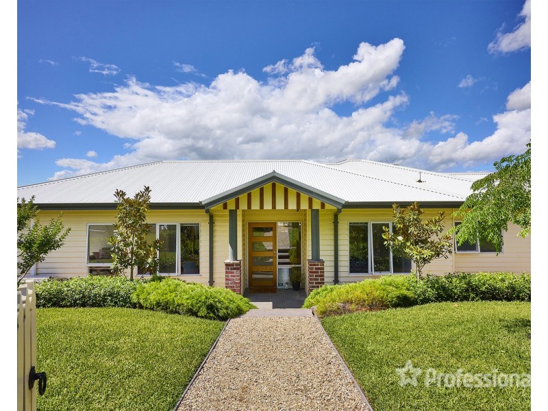 2A Irvine Crescent, Yarra Glen VIC 3775