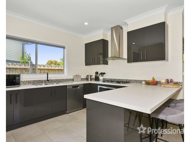 2A Irvine Crescent, Yarra Glen VIC 3775