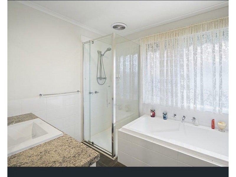5 Circle Ridge, Chirnside Park VIC 3116