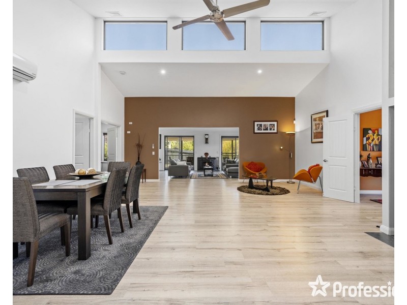 51-53 Russell Street, Mount Evelyn VIC 3796