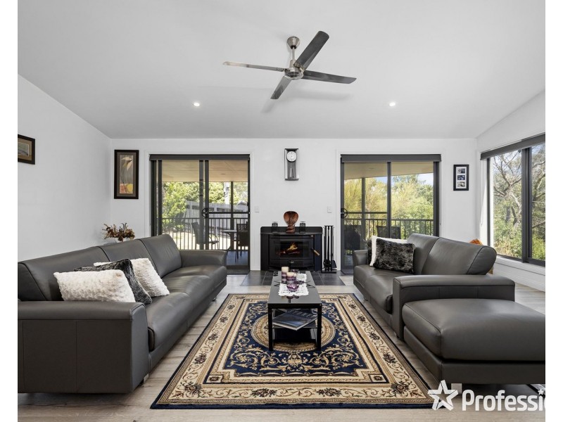 51-53 Russell Street, Mount Evelyn VIC 3796