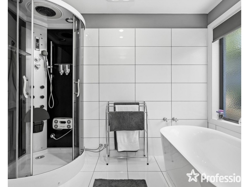 51-53 Russell Street, Mount Evelyn VIC 3796