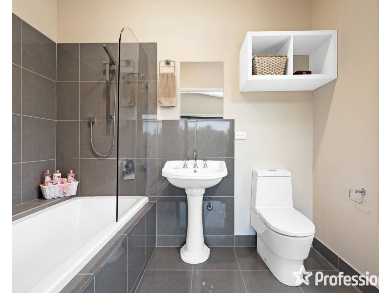 51-53 Russell Street, Mount Evelyn VIC 3796