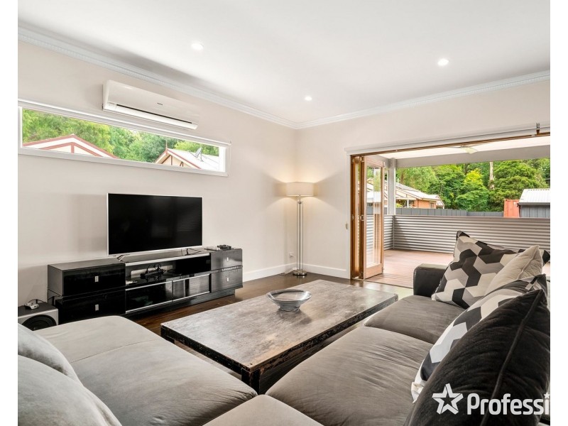 9 Mount view Road, Upper Ferntree Gully VIC 3156