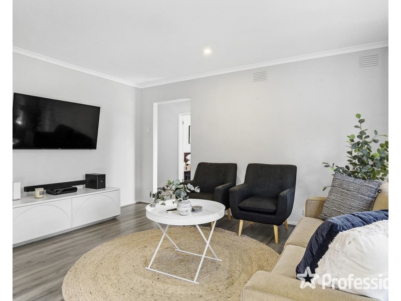 15 Balmoral Street, Kilsyth VIC 3137