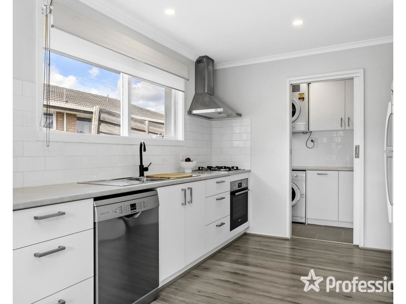 15 Balmoral Street, Kilsyth VIC 3137