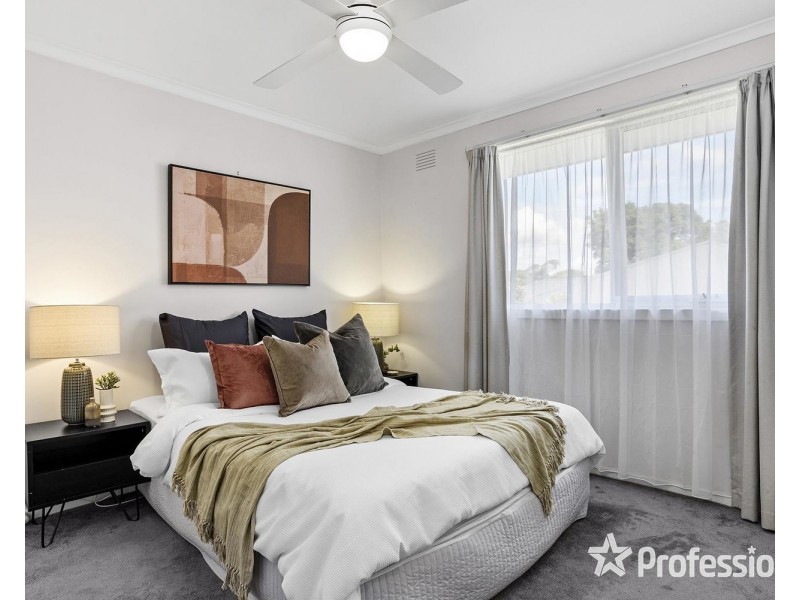 15 Balmoral Street, Kilsyth VIC 3137