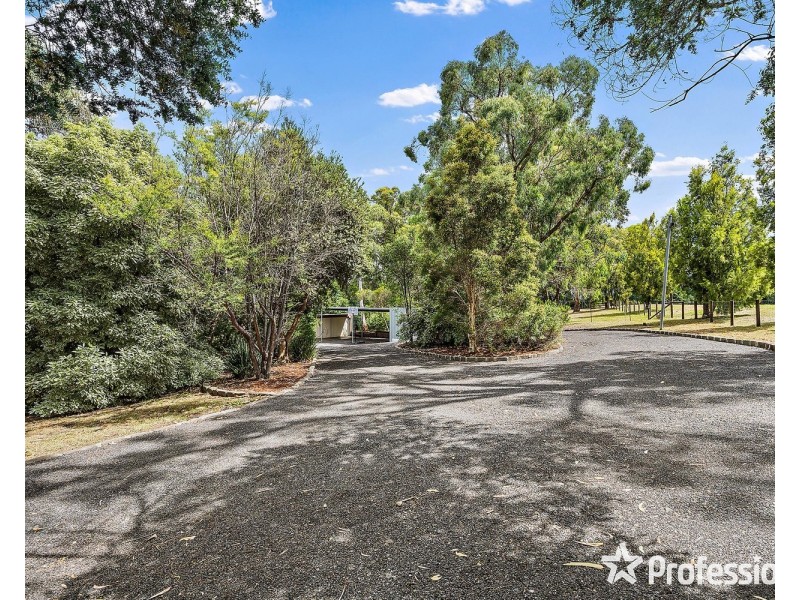 88 Lusatia Park Road, Woori Yallock VIC 3139