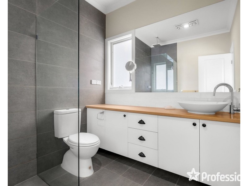5A Julie Road, Croydon VIC 3136