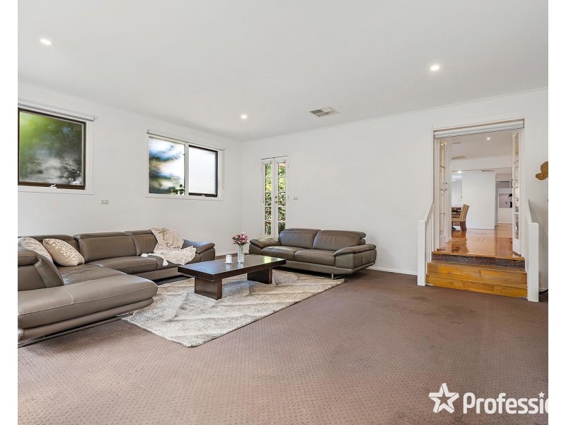 21 Country Club Drive, Chirnside Park VIC 3116