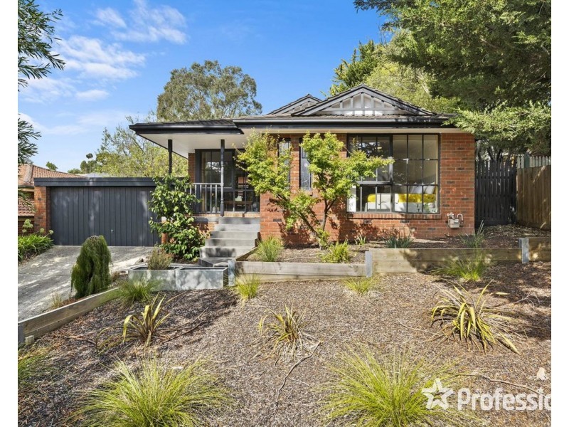 142 Nangathan Way, Croydon North VIC 3136
