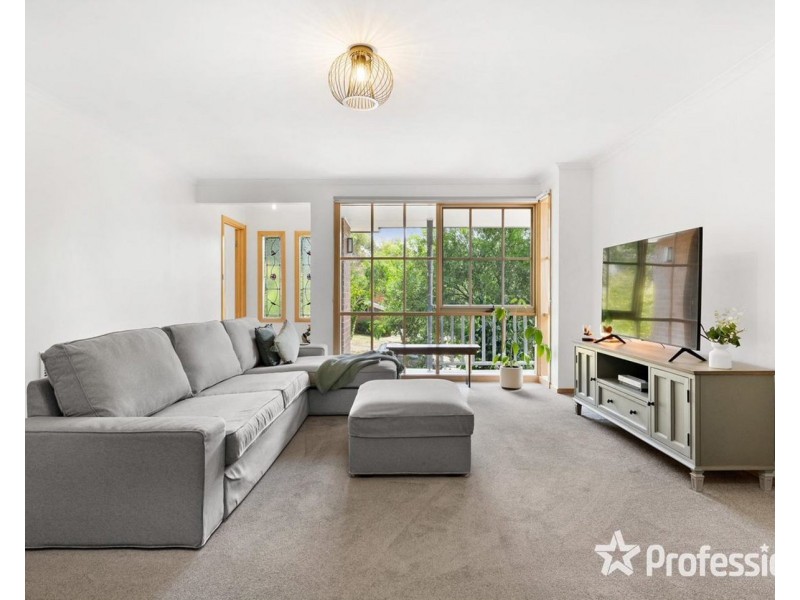 142 Nangathan Way, Croydon North VIC 3136